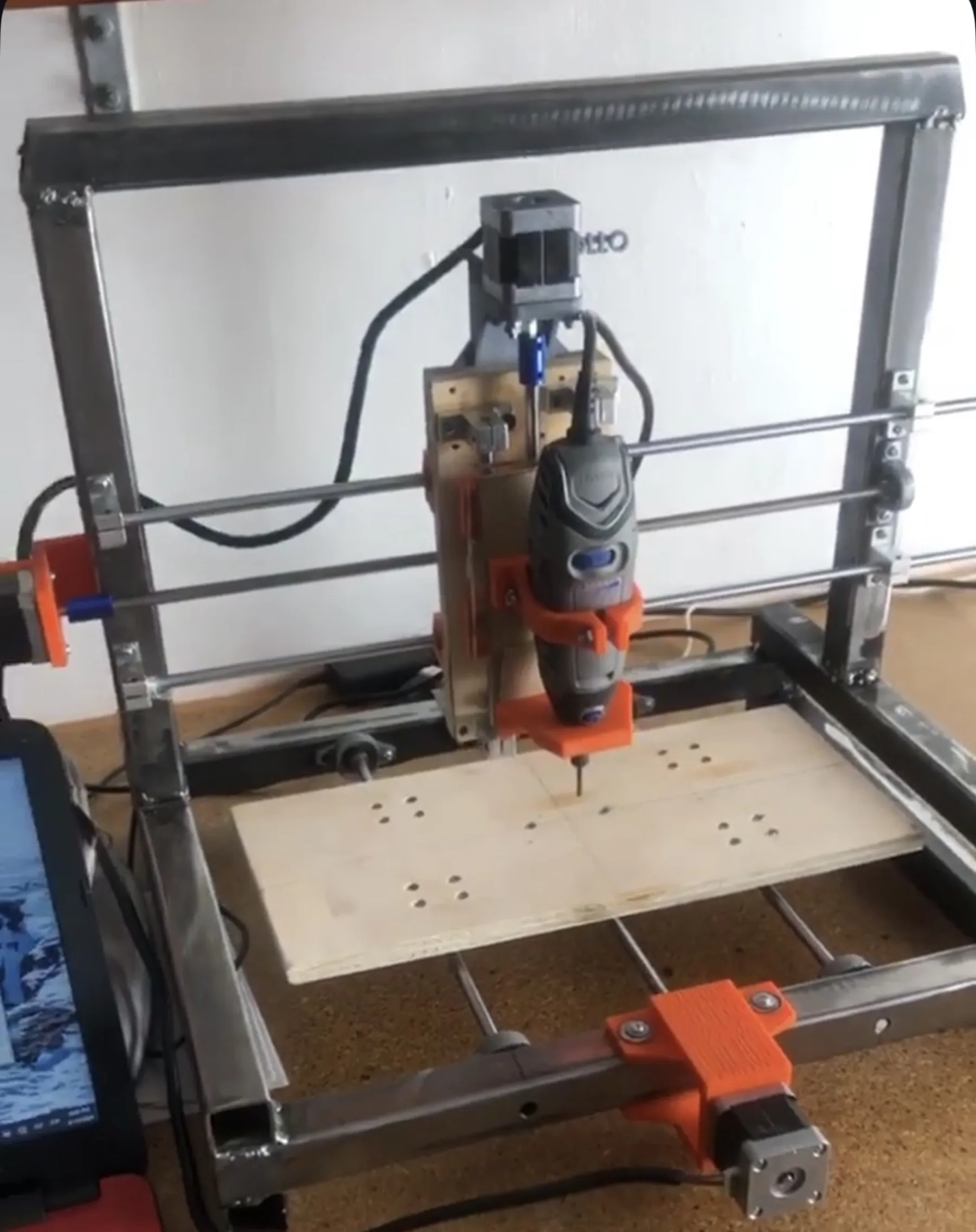 Earlier desktop CNC machine built by Daniel Terán